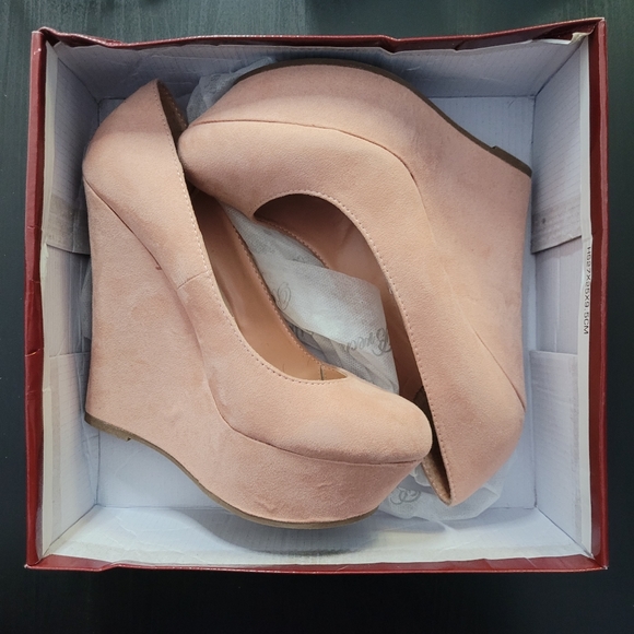 Breckelles Women's High Wedge Nude / Baby Pink Shoes - Picture 2 of 5